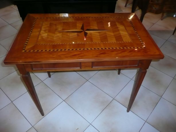 Josefinischer Tisch